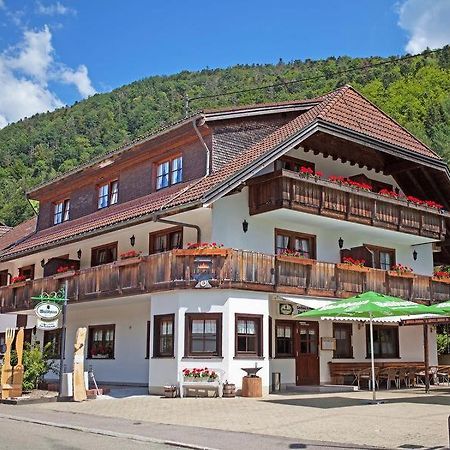Dachsberg im Schwarzwald Pension Gasthaus Zur Schmiede מראה חיצוני תמונה
