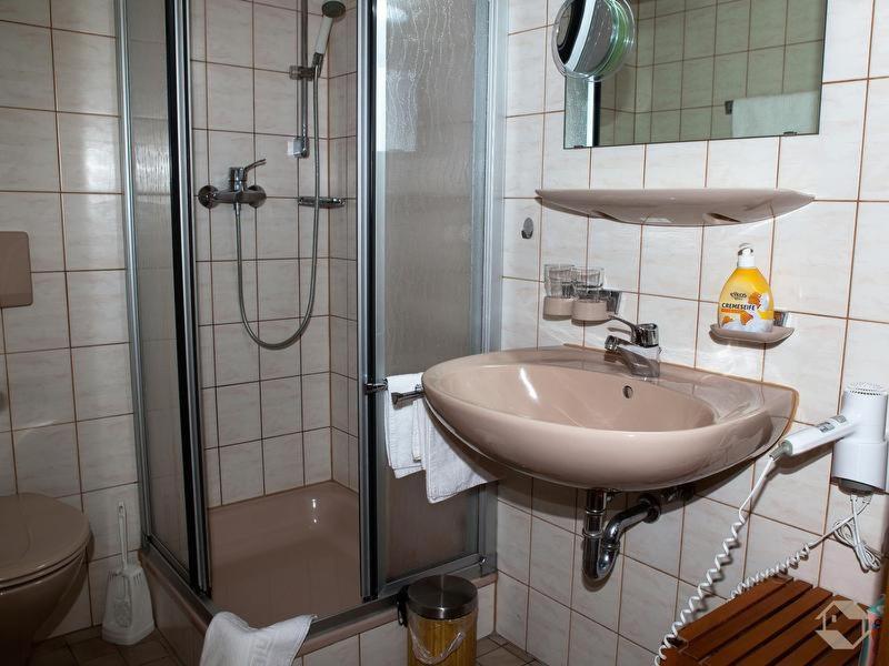 Dachsberg im Schwarzwald Pension Gasthaus Zur Schmiede מראה חיצוני תמונה