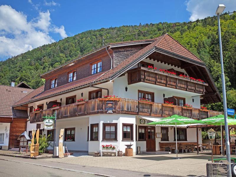 Dachsberg im Schwarzwald Pension Gasthaus Zur Schmiede מראה חיצוני תמונה