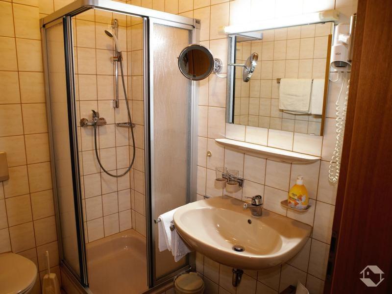 Dachsberg im Schwarzwald Pension Gasthaus Zur Schmiede מראה חיצוני תמונה